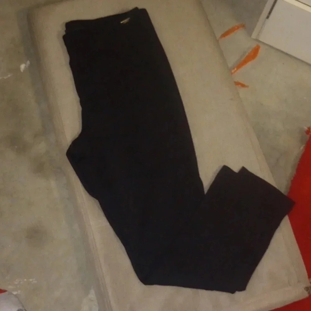 Ivanka Trump Black Leggings Sleek and Versatile